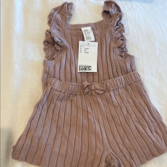 H&M Ruffled Ribbed Tank and Shorts Set - Picture 2 of 3